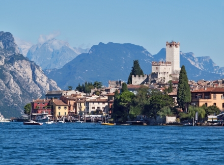 IL LAGO PIU' GRANDE D'ITALIA TRA LE PROVINCIE DI VERONA BRESCIA E TRENTO - Blu Rent Verona